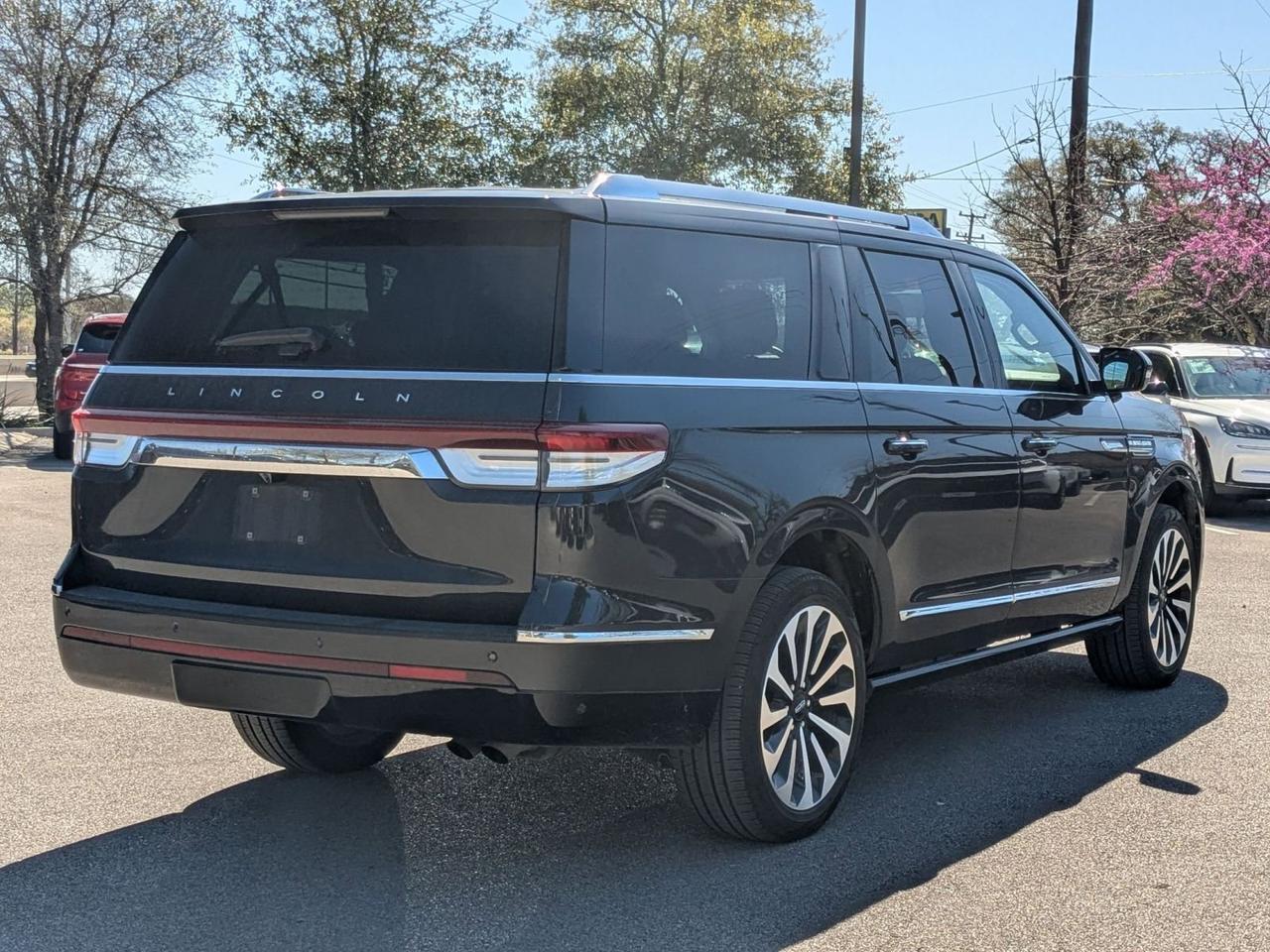 2023 Lincoln Navigator L Reserve