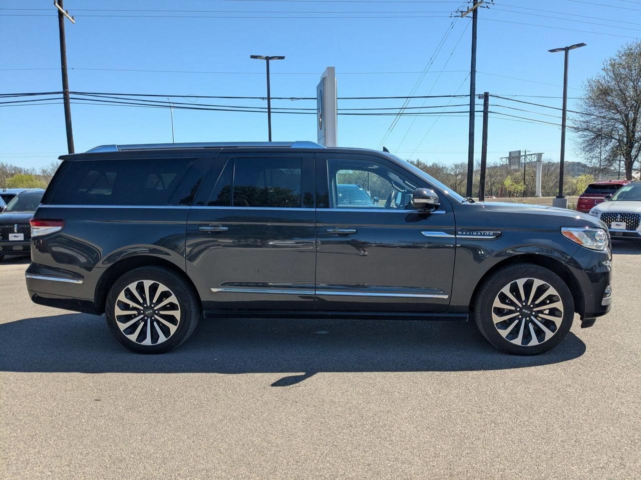 2023 Lincoln Navigator L Reserve