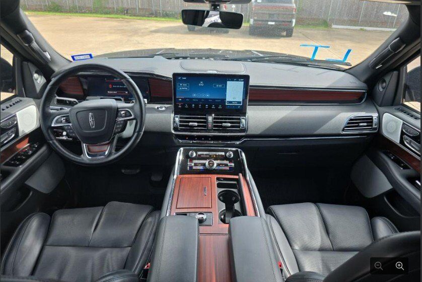 2023 Lincoln Navigator L Reserve
