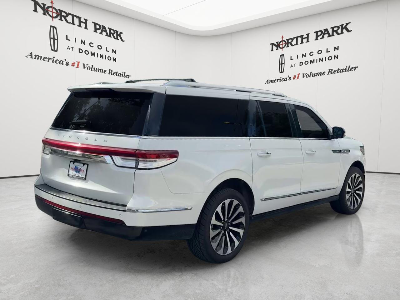 2023 Lincoln Navigator L Reserve