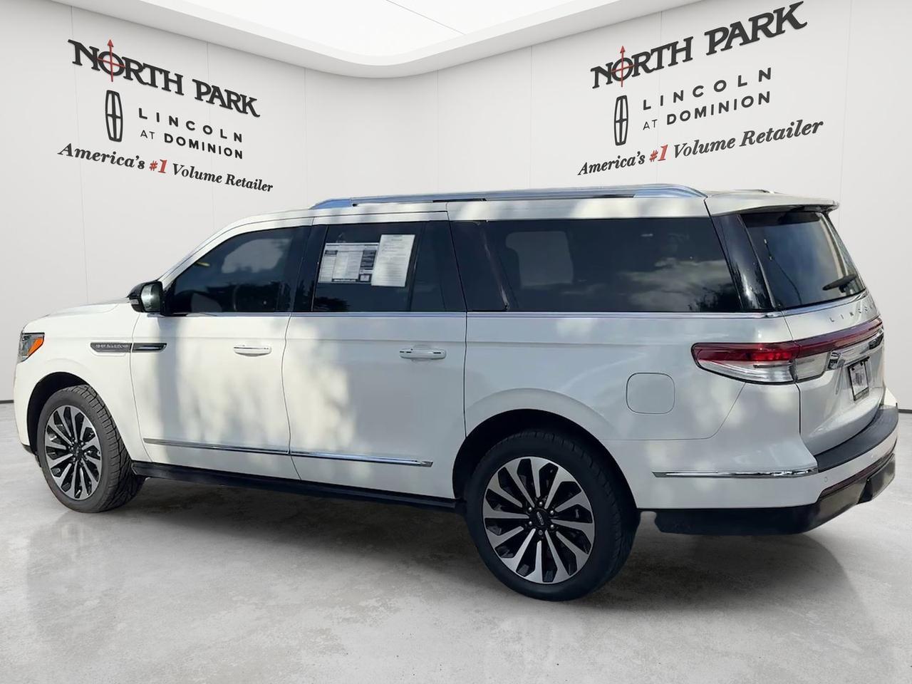 2023 Lincoln Navigator L Reserve