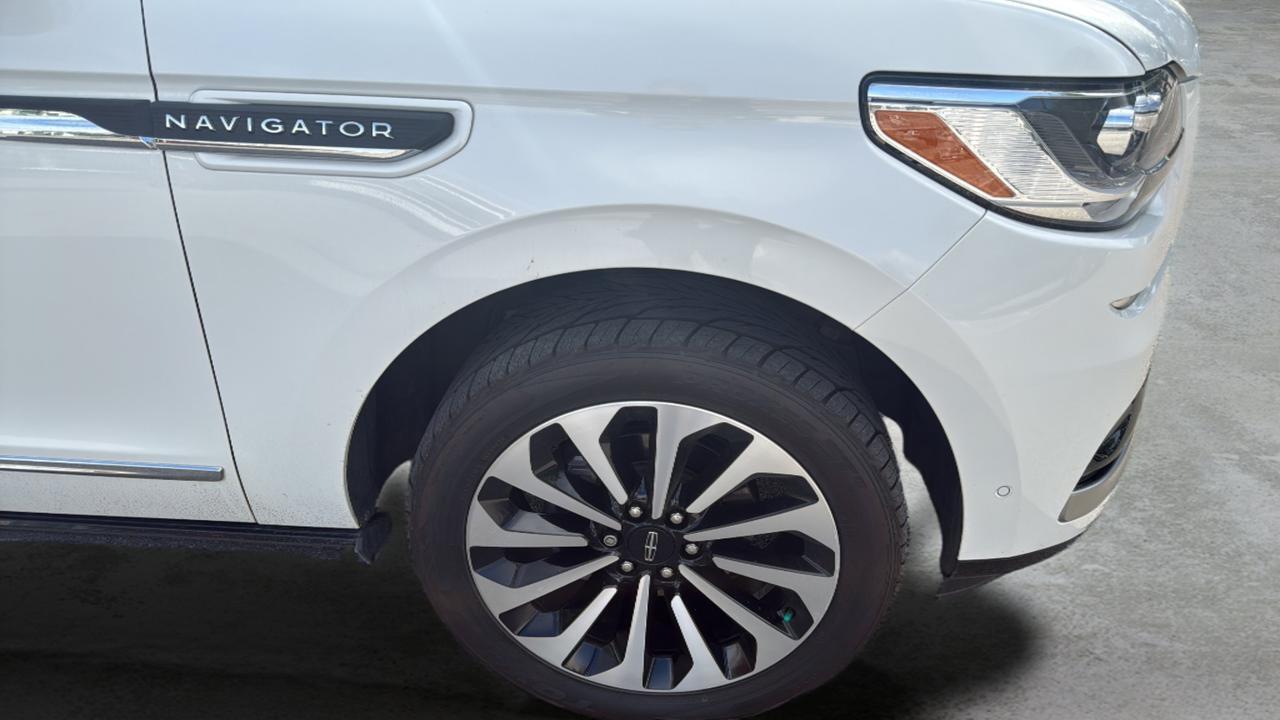 2023 Lincoln Navigator L Reserve