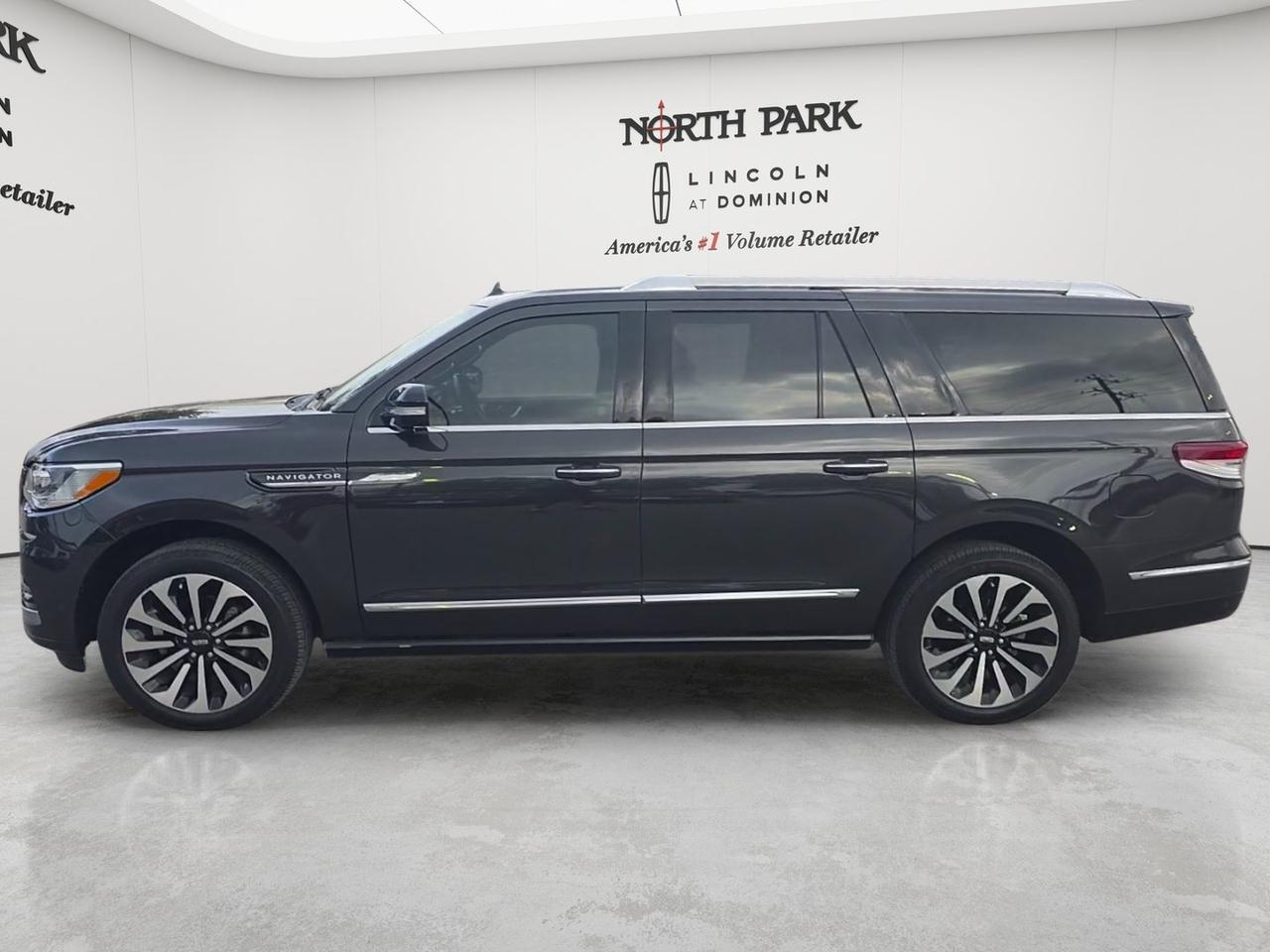 2023 Lincoln Navigator L Reserve