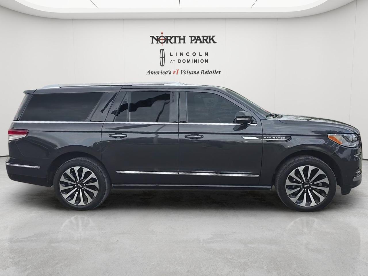 2023 Lincoln Navigator L Reserve