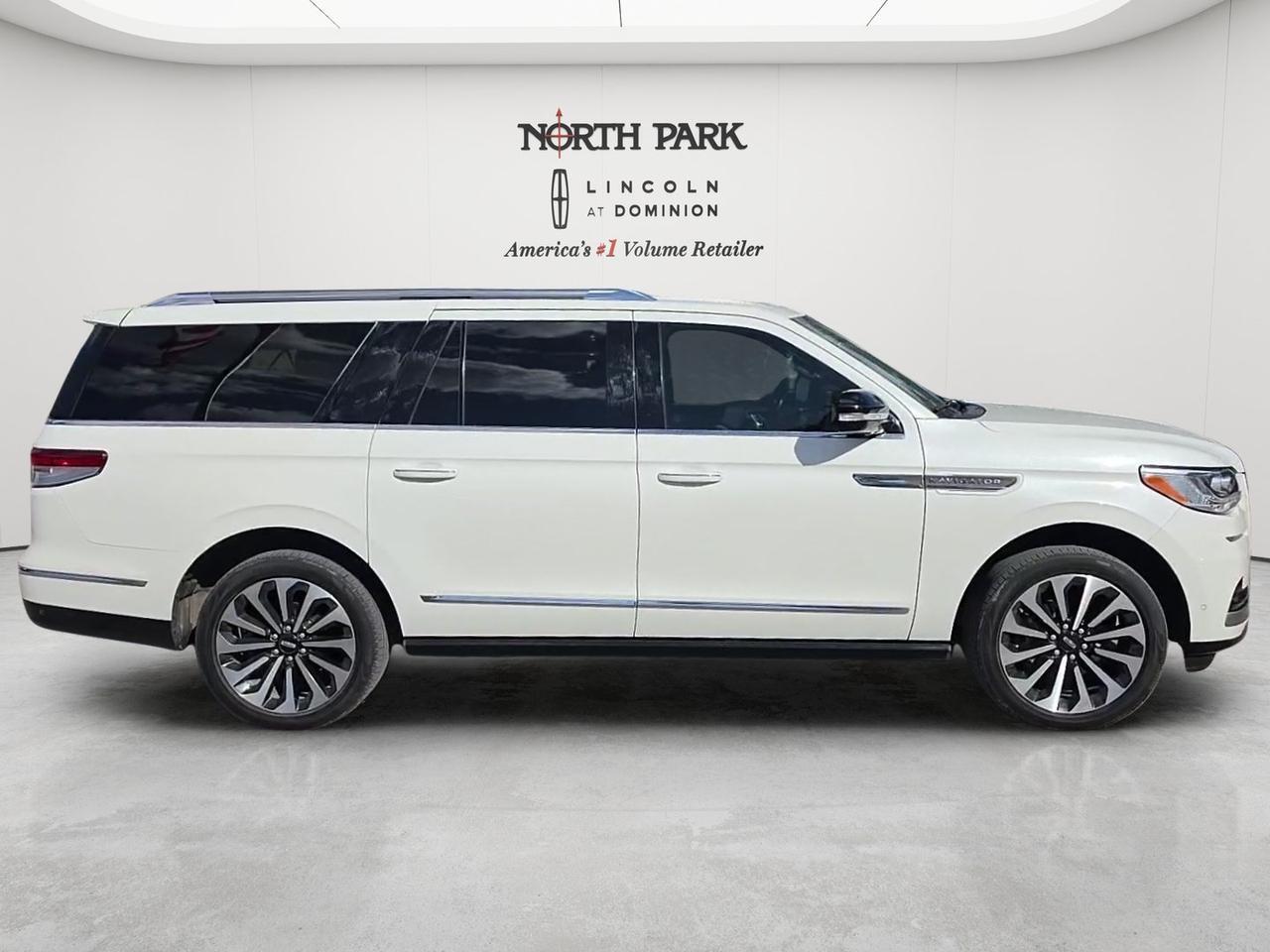 2023 Lincoln Navigator L Reserve
