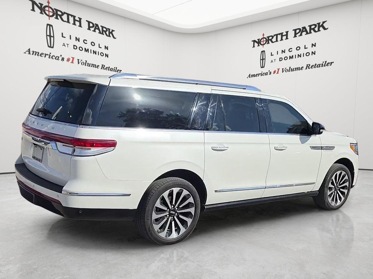 2023 Lincoln Navigator L Reserve