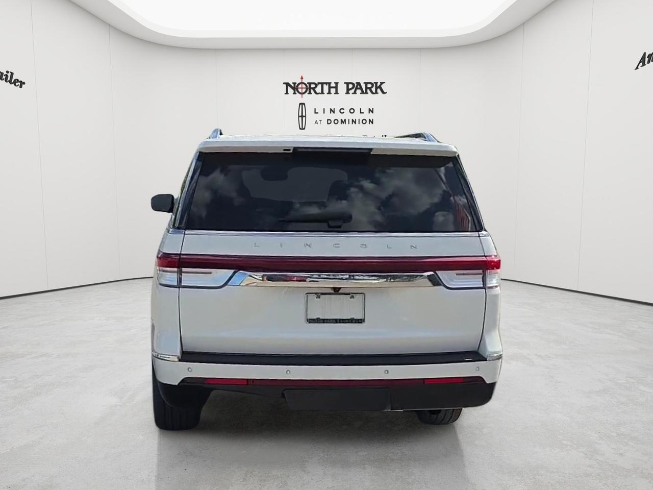 2023 Lincoln Navigator L Reserve