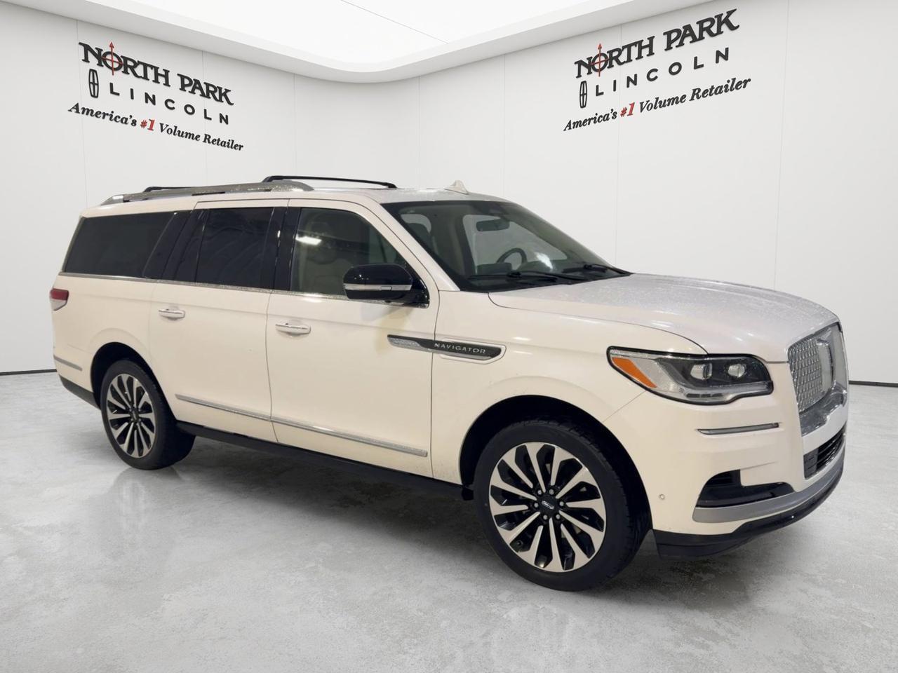 2023 Lincoln Navigator L Reserve