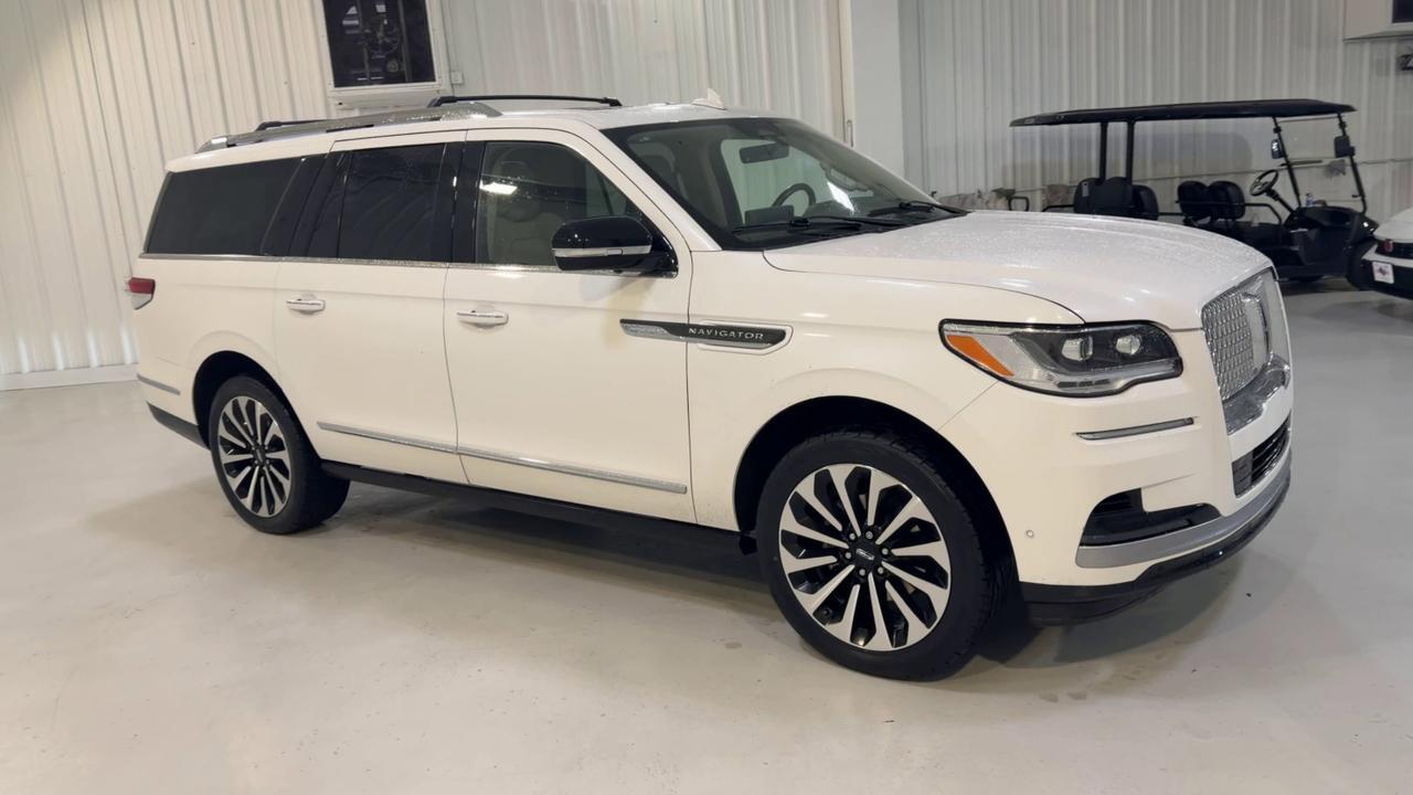 2023 Lincoln Navigator L Reserve