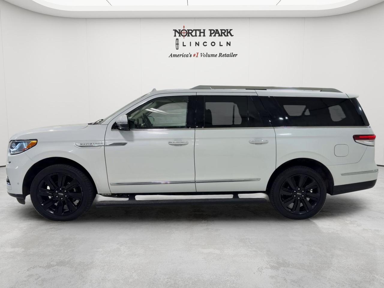 2023 Lincoln Navigator L Reserve
