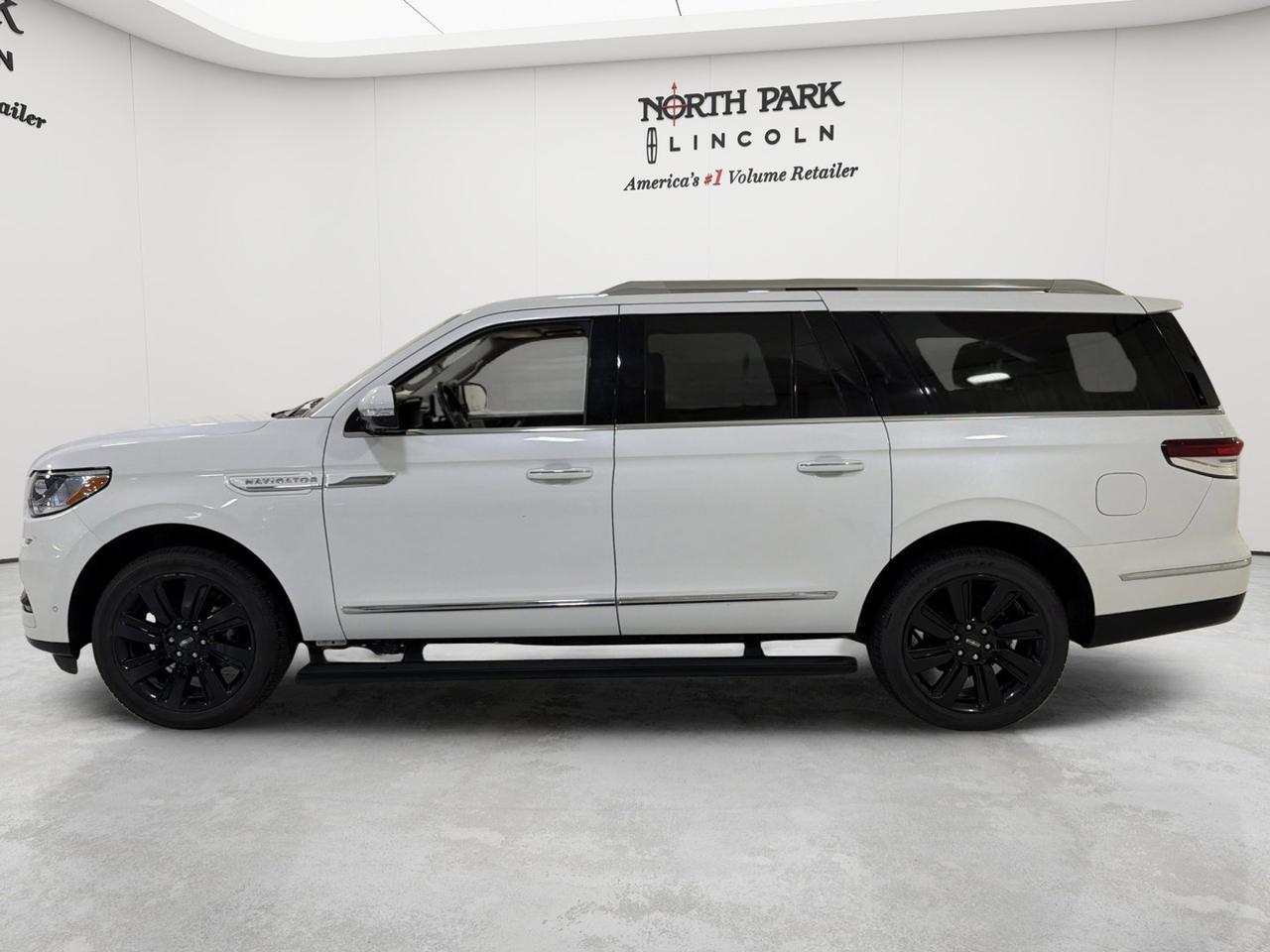 2023 Lincoln Navigator L Reserve