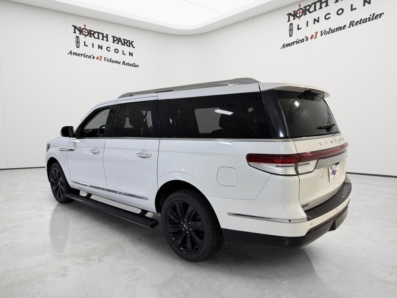 2023 Lincoln Navigator L Reserve