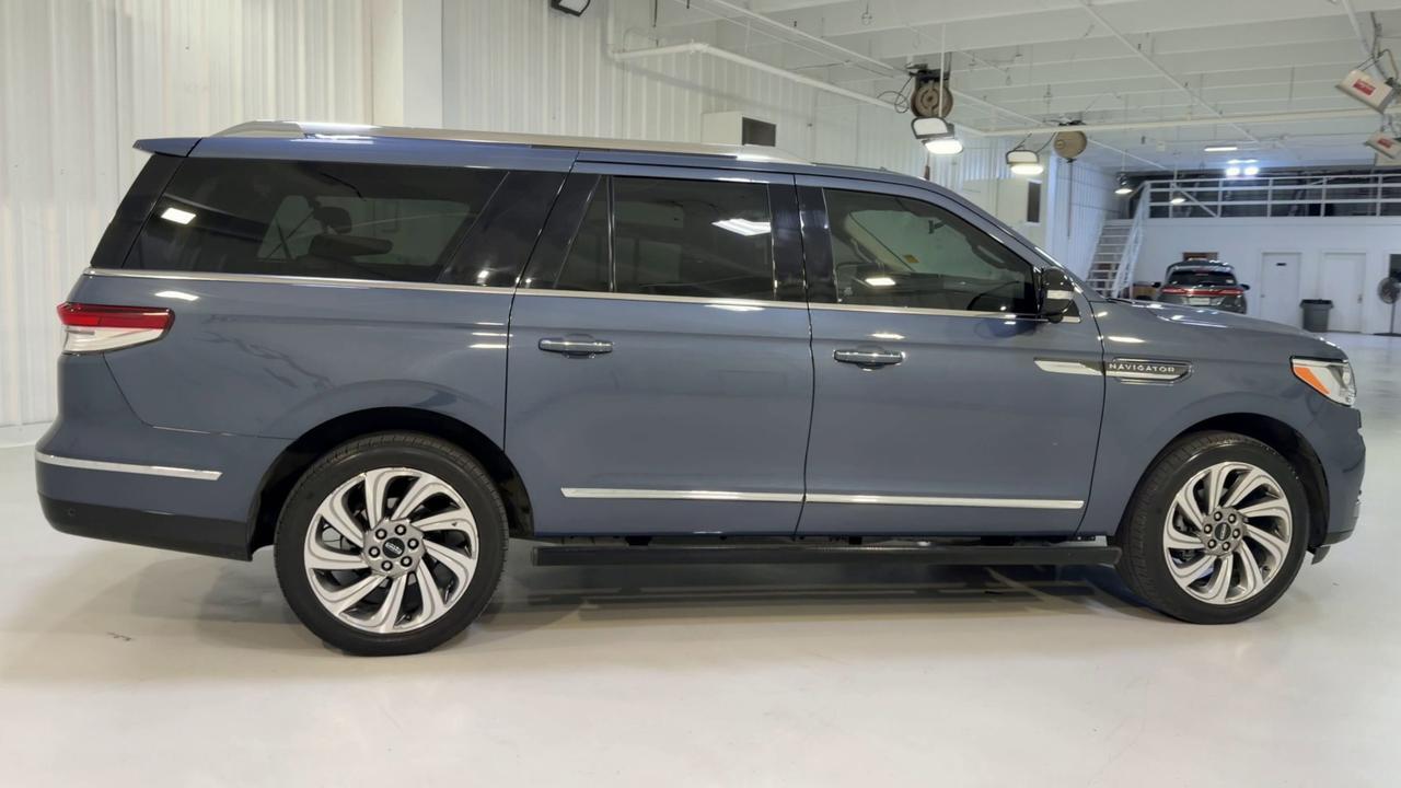 2023 Lincoln Navigator L Reserve