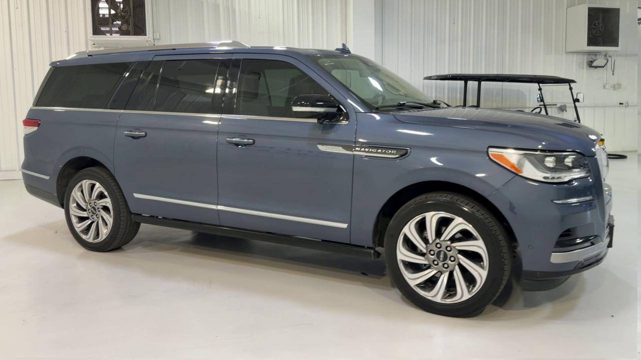 2023 Lincoln Navigator L Reserve