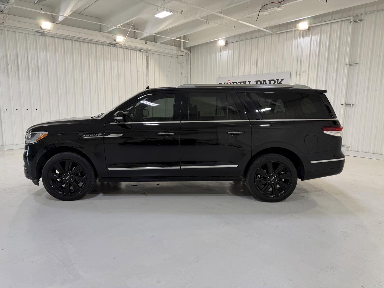 2023 Lincoln Navigator L Reserve