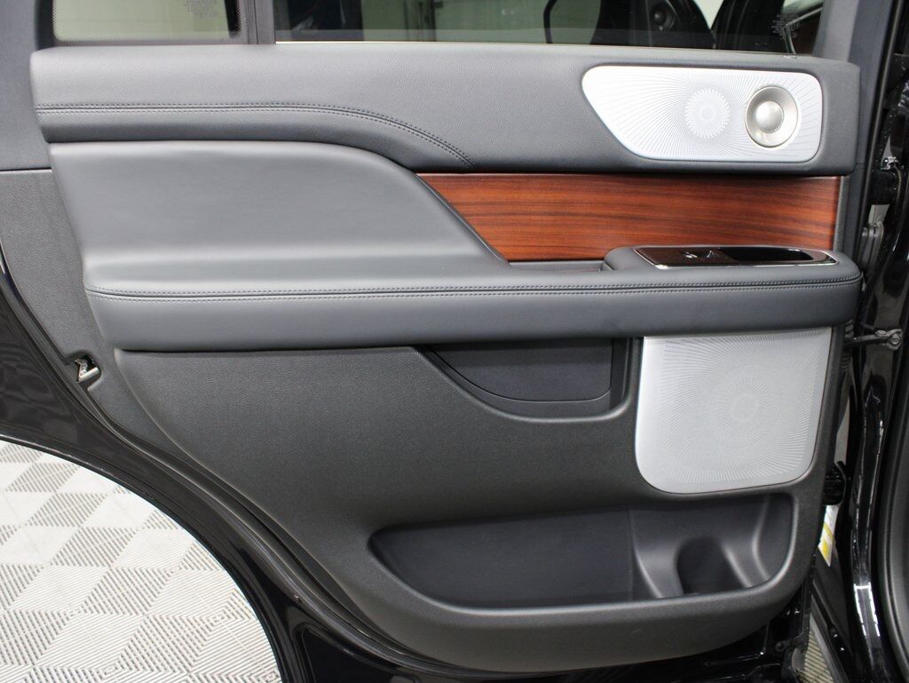 2023 Lincoln Navigator Reserve 4WD 7 Passenger Fond du Lac WI
