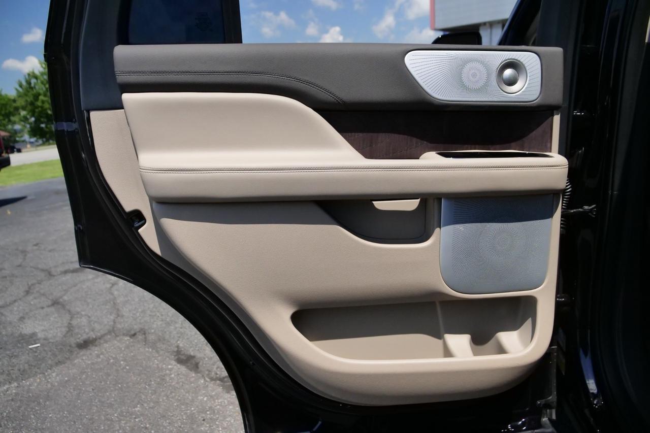 2023 Lincoln Navigator Reserve / 4WD / Rear Cooled Seats / Massage Seats! Lincolnton NC