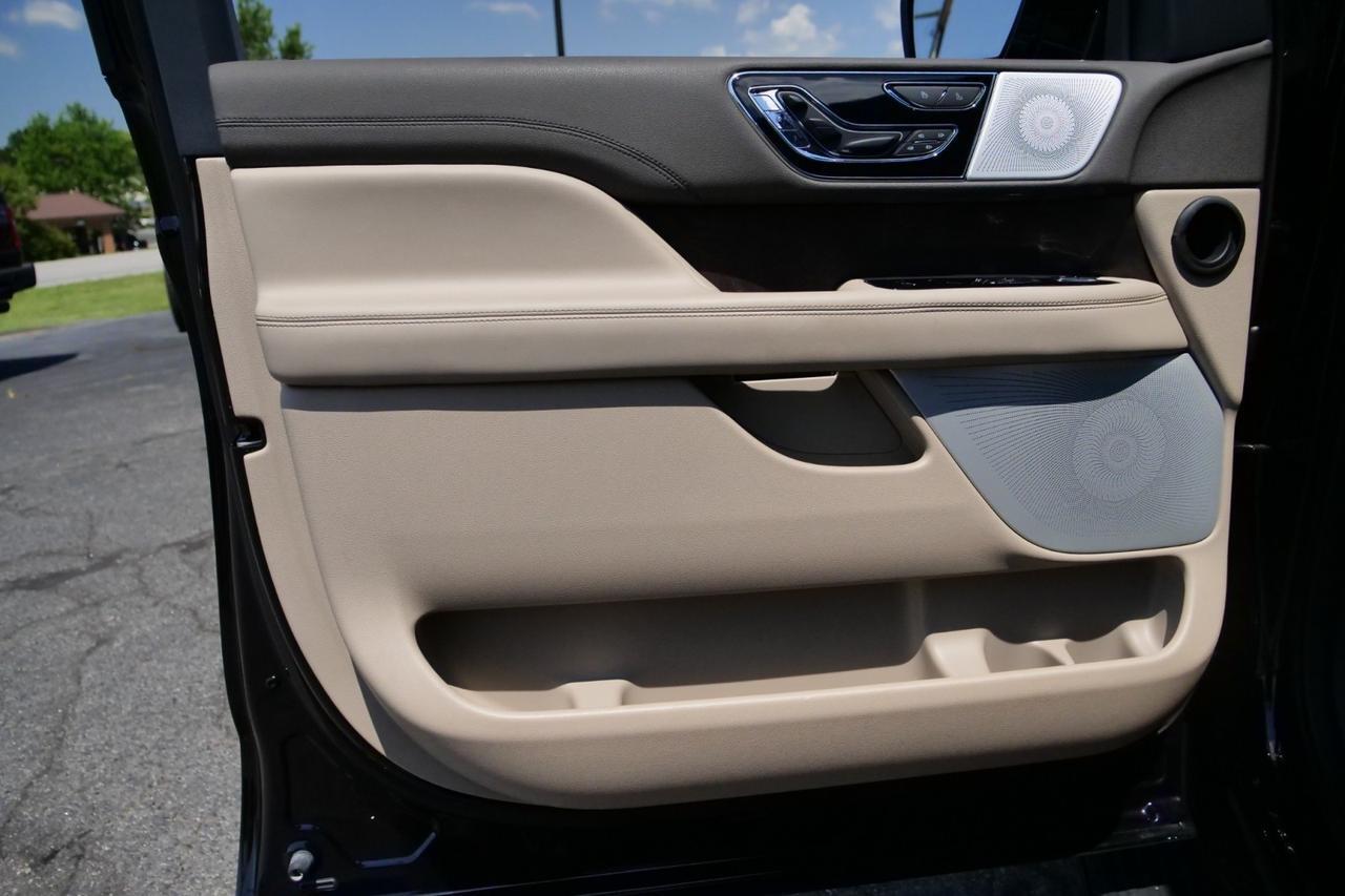 2023 Lincoln Navigator Reserve / 4WD / Rear Cooled Seats / Massage Seats! Lincolnton NC
