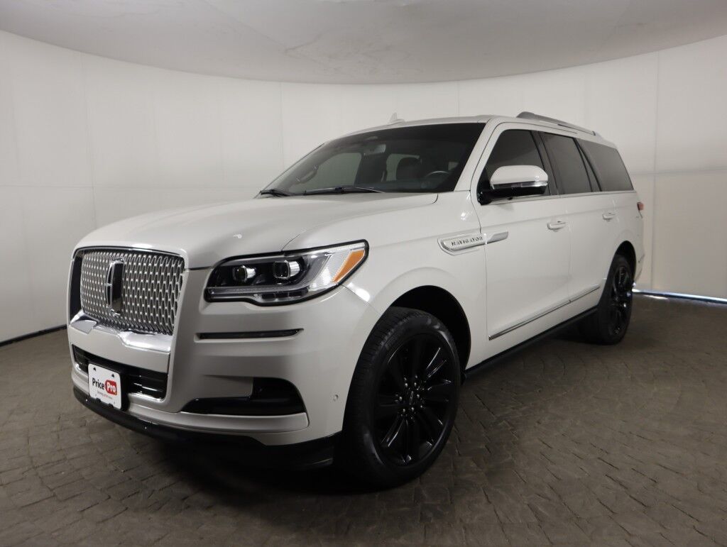 2023 Lincoln Navigator Reserve 4x4 w/Monochromatic Pkg Maumee OH