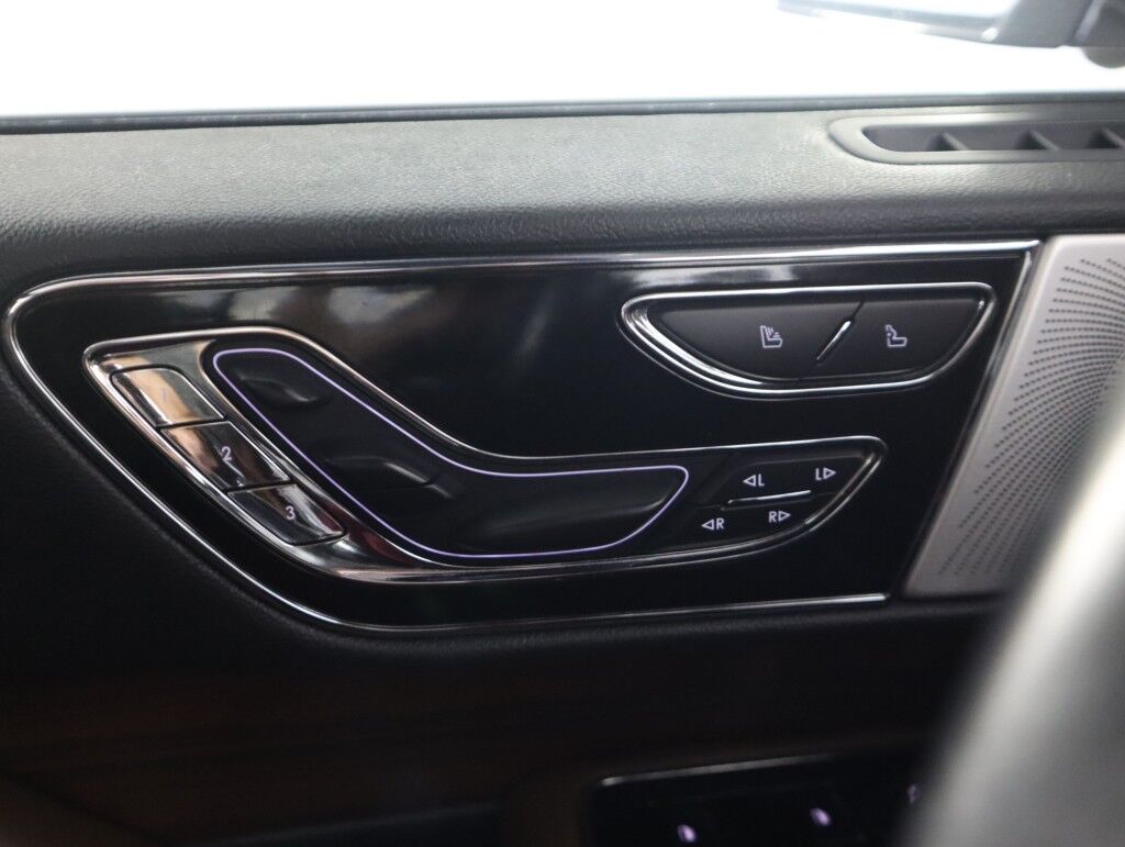 2023 Lincoln Navigator Reserve 4x4 w/Monochromatic Pkg Maumee OH