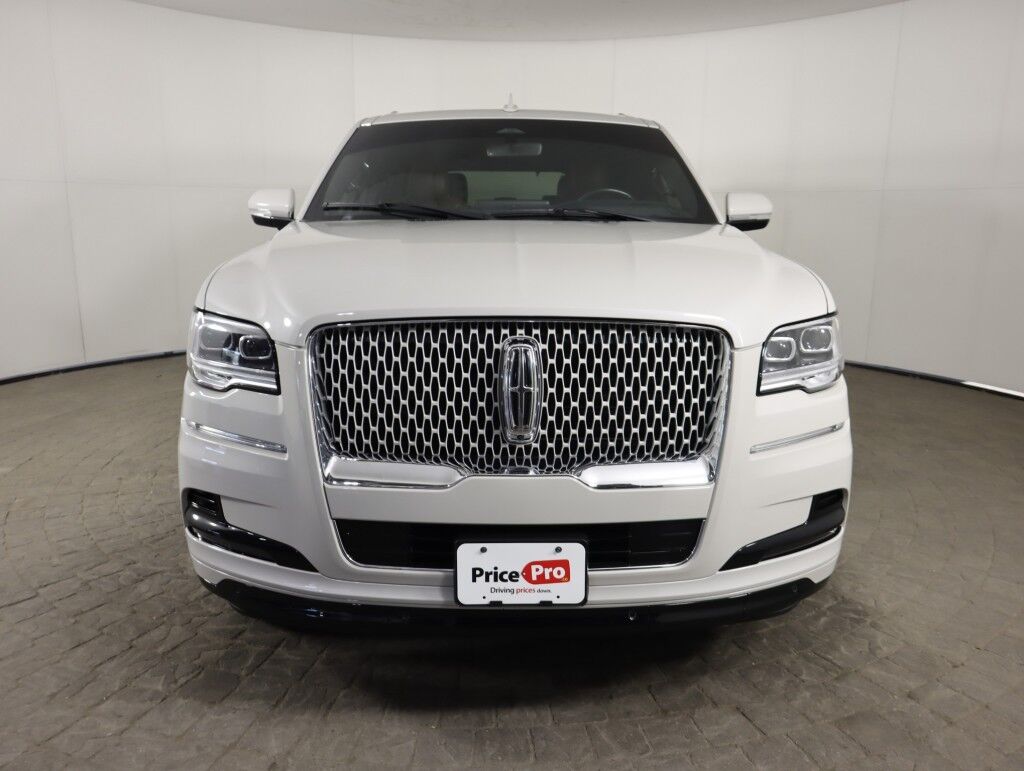 2023 Lincoln Navigator Reserve 4x4 w/Monochromatic Pkg Maumee OH