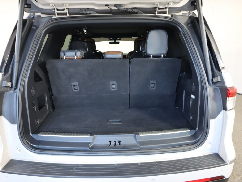 2023 Lincoln Navigator Reserve 4x4 w/Monochromatic Pkg Maumee OH