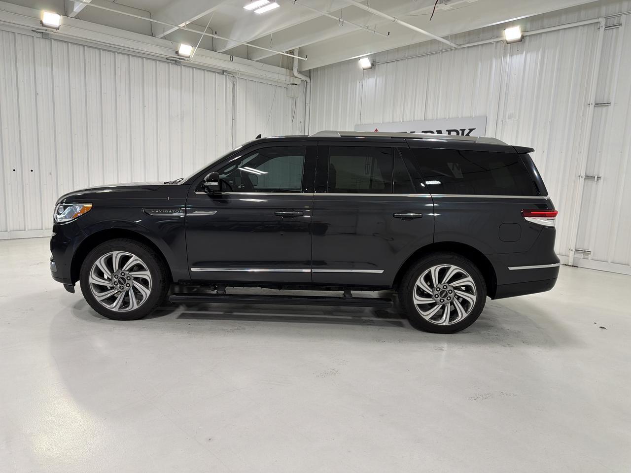 2023 Lincoln Navigator Reserve