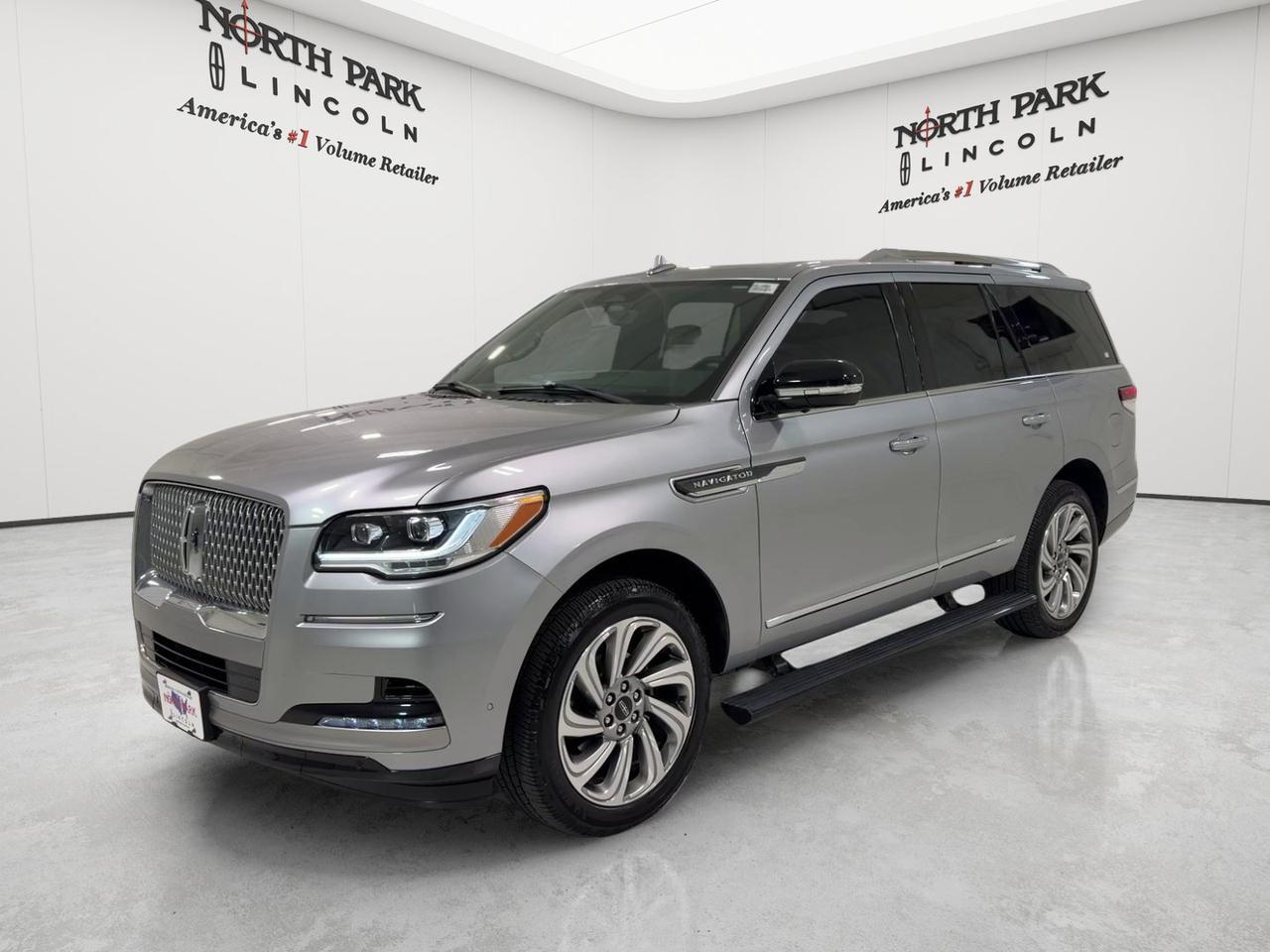 2023 Lincoln Navigator Standard