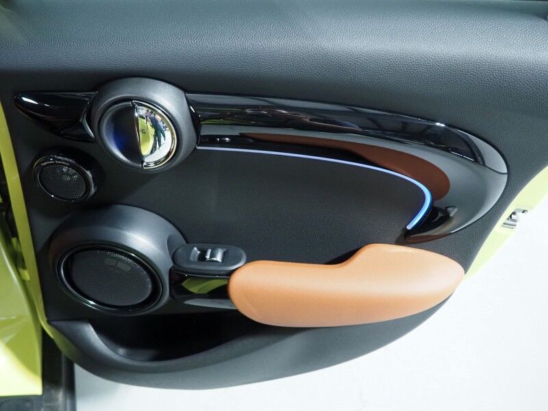 2023 MINI Cooper S 4 Door *ICONIC TRIM, HEADS-UP DISPLAY, NAVIGATION, BACKUP-CAMERA, COLOR TOUCHSCREEN, PANORAMA MOONROOF, CHESTERFIELD LEATHER, HEATED SEATS, HARMAN/KARDON, WIRELESS CHARGING, APPLE CARPLAY Round Rock TX