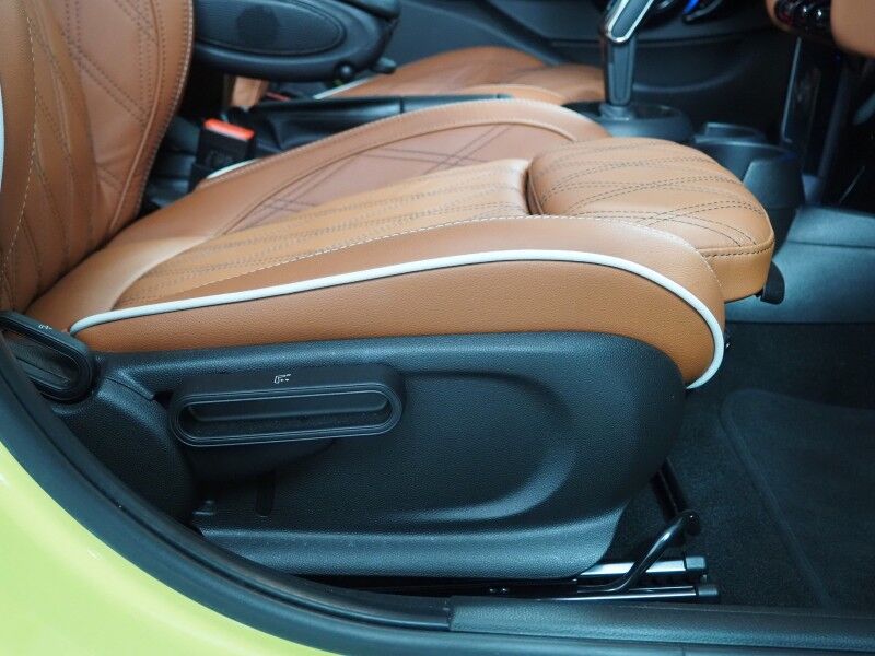 2023 MINI Cooper S 4 Door *ICONIC TRIM, HEADS-UP DISPLAY, NAVIGATION, BACKUP-CAMERA, COLOR TOUCHSCREEN, PANORAMA MOONROOF, CHESTERFIELD LEATHER, HEATED SEATS, HARMAN/KARDON, WIRELESS CHARGING, APPLE CARPLAY Round Rock TX