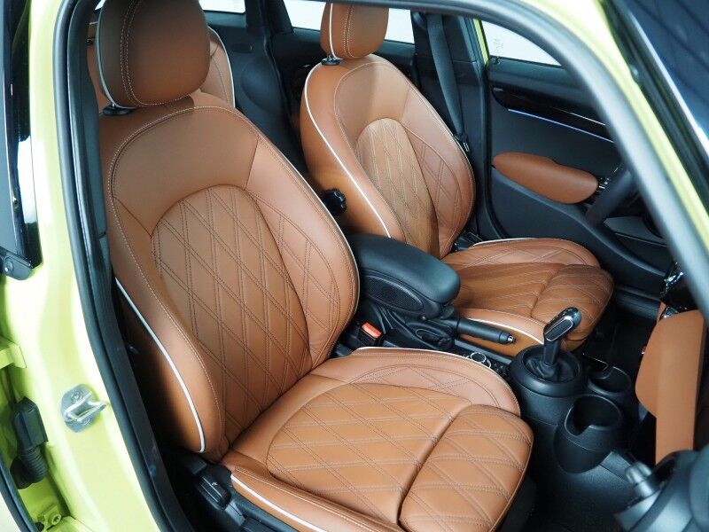 2023 MINI Cooper S 4 Door *ICONIC TRIM, HEADS-UP DISPLAY, NAVIGATION, BACKUP-CAMERA, COLOR TOUCHSCREEN, PANORAMA MOONROOF, CHESTERFIELD LEATHER, HEATED SEATS, HARMAN/KARDON, WIRELESS CHARGING, APPLE CARPLAY