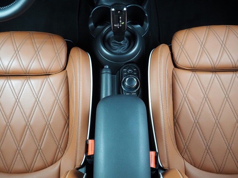 2023 MINI Cooper S 4 Door *ICONIC TRIM, HEADS-UP DISPLAY, NAVIGATION, BACKUP-CAMERA, COLOR TOUCHSCREEN, PANORAMA MOONROOF, CHESTERFIELD LEATHER, HEATED SEATS, HARMAN/KARDON, WIRELESS CHARGING, APPLE CARPLAY Round Rock TX