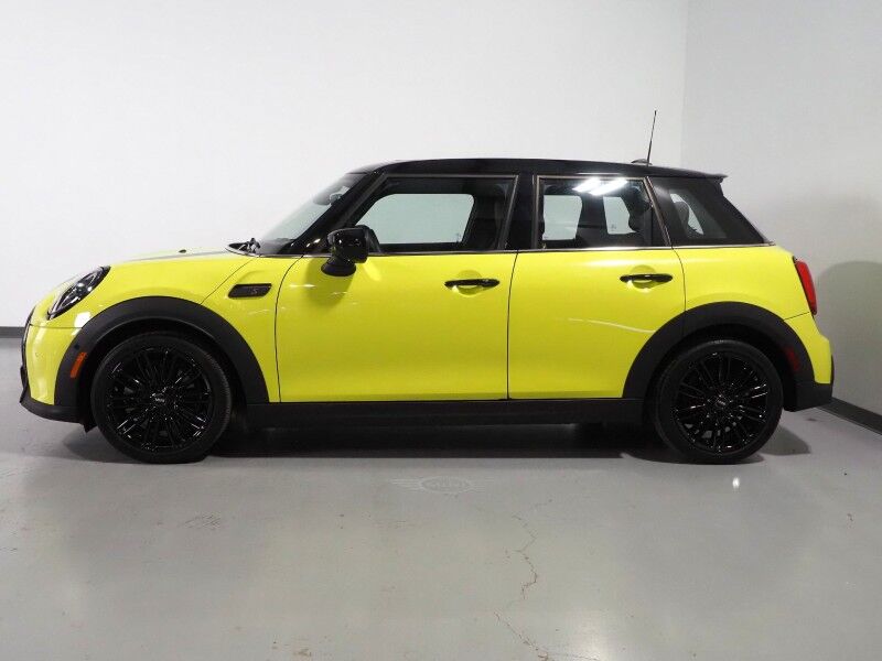 2023 MINI Cooper S 4 Door *ICONIC TRIM, HEADS-UP DISPLAY, NAVIGATION, BACKUP-CAMERA, COLOR TOUCHSCREEN, PANORAMA MOONROOF, CHESTERFIELD LEATHER, HEATED SEATS, HARMAN/KARDON, WIRELESS CHARGING, APPLE CARPLAY Round Rock TX