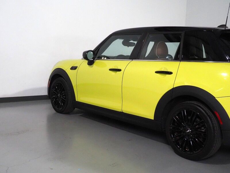 2023 MINI Cooper S 4 Door *ICONIC TRIM, HEADS-UP DISPLAY, NAVIGATION, BACKUP-CAMERA, COLOR TOUCHSCREEN, PANORAMA MOONROOF, CHESTERFIELD LEATHER, HEATED SEATS, HARMAN/KARDON, WIRELESS CHARGING, APPLE CARPLAY Round Rock TX