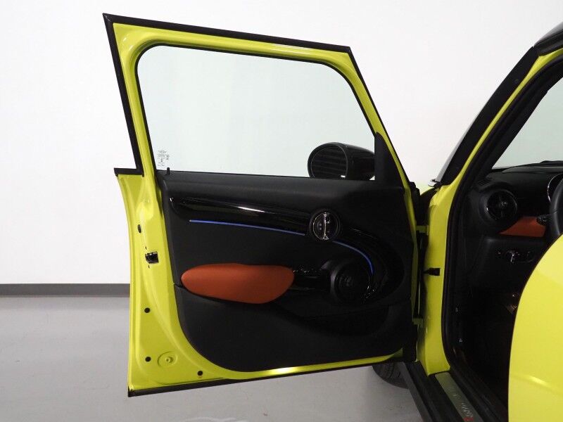 2023 MINI Cooper S 4 Door *ICONIC TRIM, HEADS-UP DISPLAY, NAVIGATION, BACKUP-CAMERA, COLOR TOUCHSCREEN, PANORAMA MOONROOF, CHESTERFIELD LEATHER, HEATED SEATS, HARMAN/KARDON, WIRELESS CHARGING, APPLE CARPLAY Round Rock TX