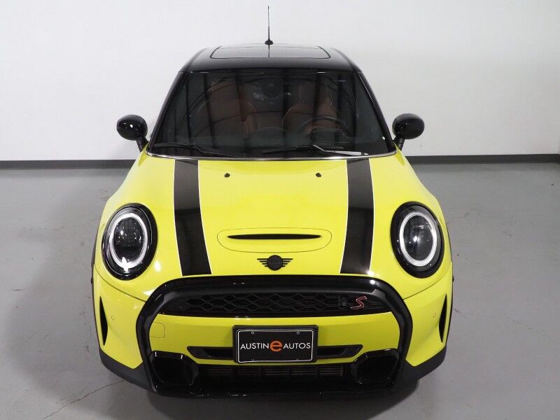 2023 MINI Cooper S 4 Door *ICONIC TRIM, HEADS-UP DISPLAY, NAVIGATION, BACKUP-CAMERA, COLOR TOUCHSCREEN, PANORAMA MOONROOF, CHESTERFIELD LEATHER, HEATED SEATS, HARMAN/KARDON, WIRELESS CHARGING, APPLE CARPLAY Round Rock TX