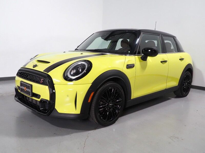 2023 MINI Cooper S 4 Door *ICONIC TRIM, HEADS-UP DISPLAY, NAVIGATION, BACKUP-CAMERA, COLOR TOUCHSCREEN, PANORAMA MOONROOF, CHESTERFIELD LEATHER, HEATED SEATS, HARMAN/KARDON, WIRELESS CHARGING, APPLE CARPLAY Round Rock TX