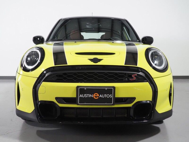 2023 MINI Cooper S 4 Door *ICONIC TRIM, HEADS-UP DISPLAY, NAVIGATION, BACKUP-CAMERA, COLOR TOUCHSCREEN, PANORAMA MOONROOF, CHESTERFIELD LEATHER, HEATED SEATS, HARMAN/KARDON, WIRELESS CHARGING, APPLE CARPLAY Round Rock TX