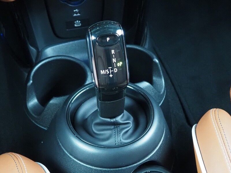 2023 MINI Cooper S 4 Door *ICONIC TRIM, HEADS-UP DISPLAY, NAVIGATION, BACKUP-CAMERA, COLOR TOUCHSCREEN, PANORAMA MOONROOF, CHESTERFIELD LEATHER, HEATED SEATS, HARMAN/KARDON, WIRELESS CHARGING, APPLE CARPLAY Round Rock TX