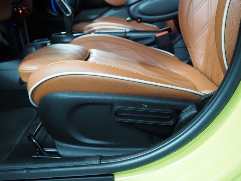 2023 MINI Cooper S 4 Door *ICONIC TRIM, HEADS-UP DISPLAY, NAVIGATION, BACKUP-CAMERA, COLOR TOUCHSCREEN, PANORAMA MOONROOF, CHESTERFIELD LEATHER, HEATED SEATS, HARMAN/KARDON, WIRELESS CHARGING, APPLE CARPLAY Round Rock TX