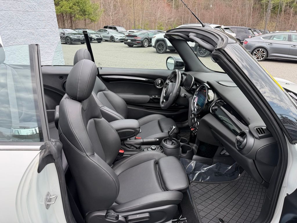 2023 MINI Cooper S Signature Orange MA