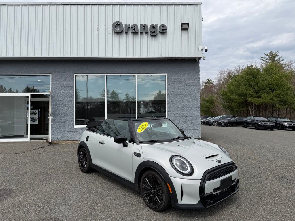 2023 MINI Cooper S Signature Orange MA