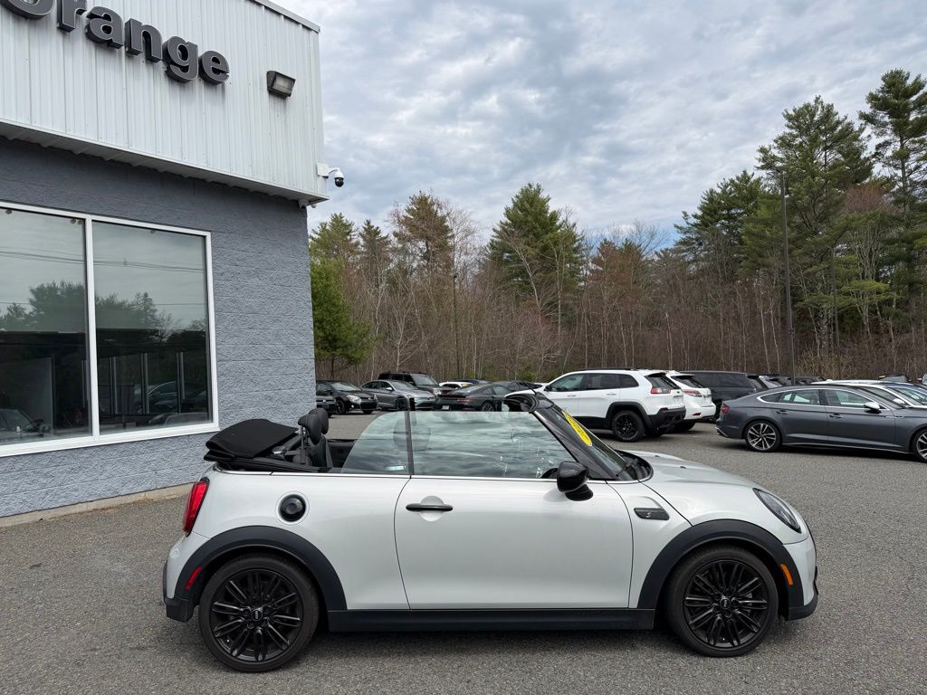 2023 MINI Cooper S Signature Orange MA