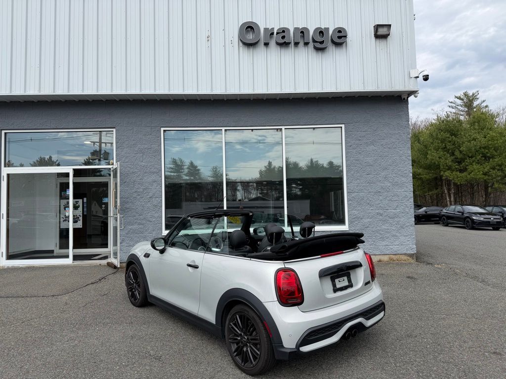 2023 MINI Cooper S Signature Orange MA
