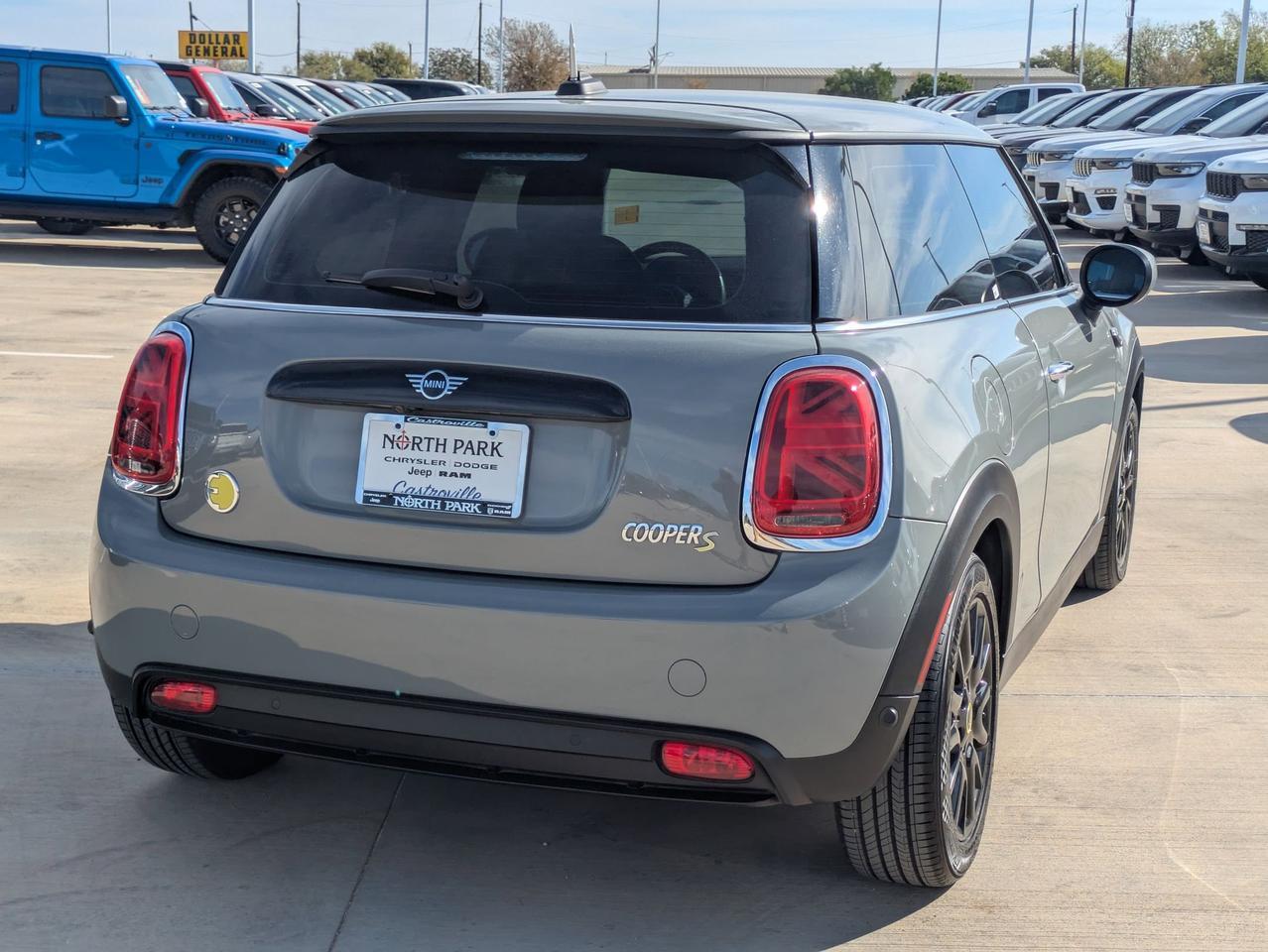 2023 MINI Hardtop 2 Door Cooper SE