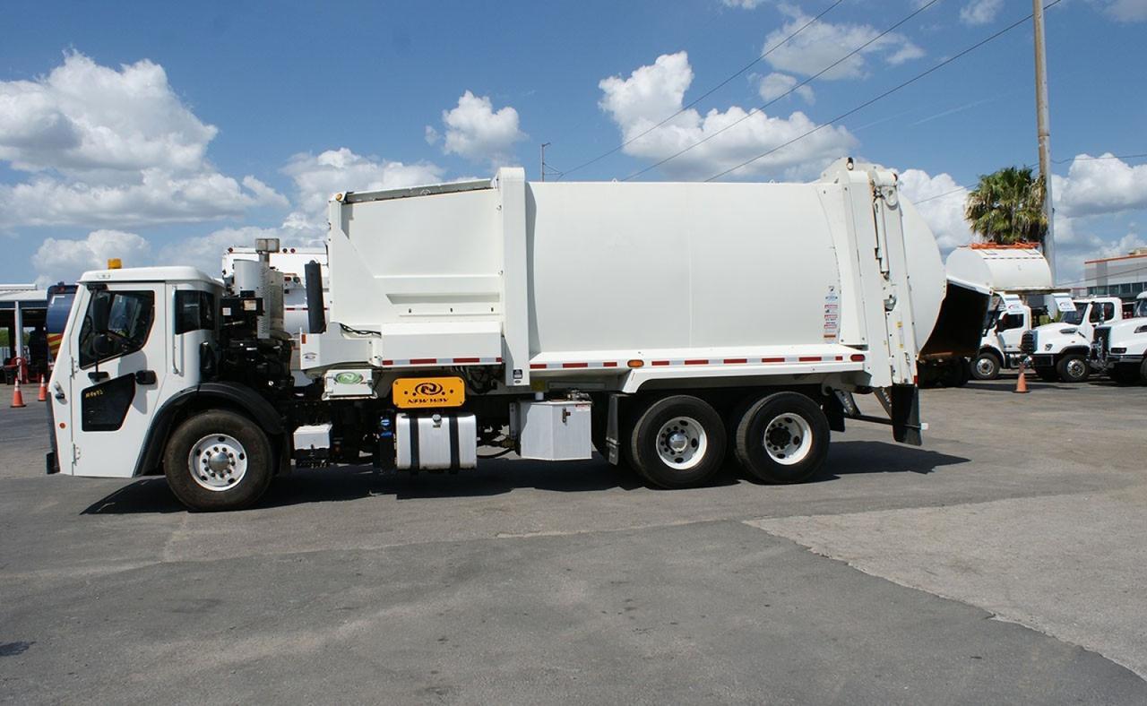 2023 Mack LR64 31 Yard New Way Side Loader Garbage Truck Tampa FL