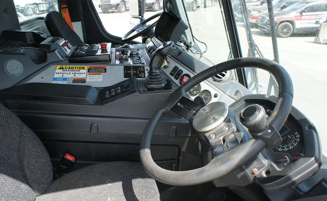 2023 Mack LR64 31 Yard New Way Side Loader Garbage Truck Tampa FL