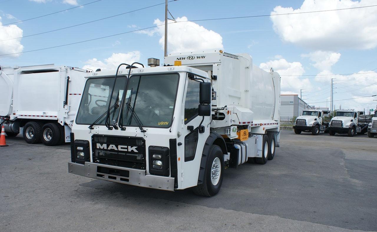 2023 Mack LR64 31 yard New Way Side Loader Garbage Truck Tampa FL