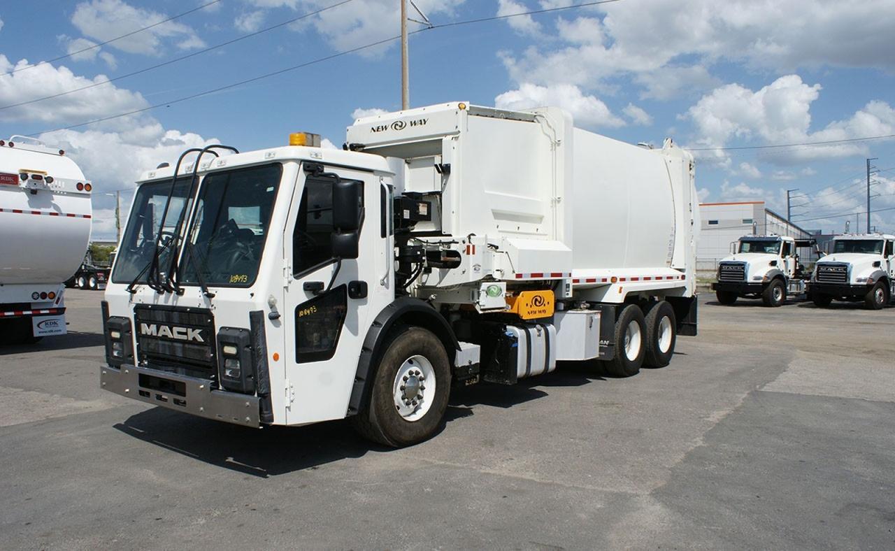 2023 Mack LR64 31 yard New Way Side Loader Garbage Truck Tampa FL