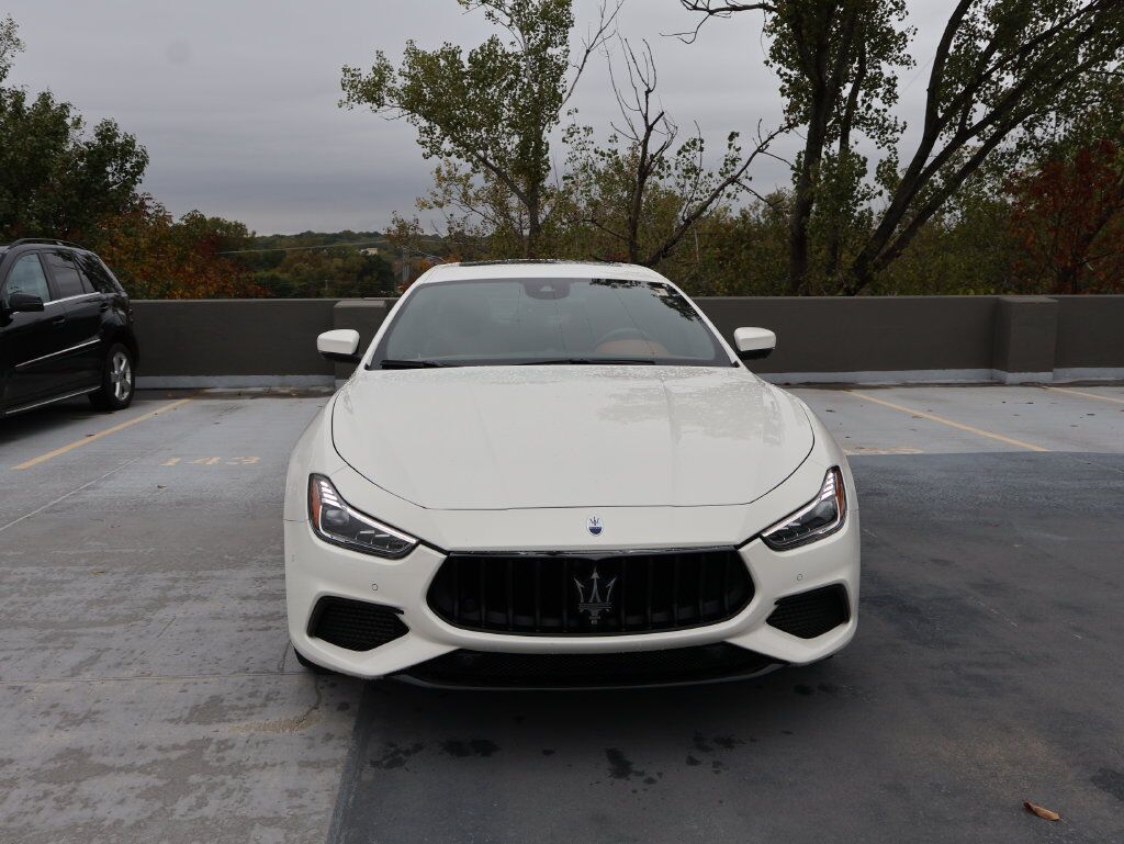 2023 Maserati Ghibli Modena Q4